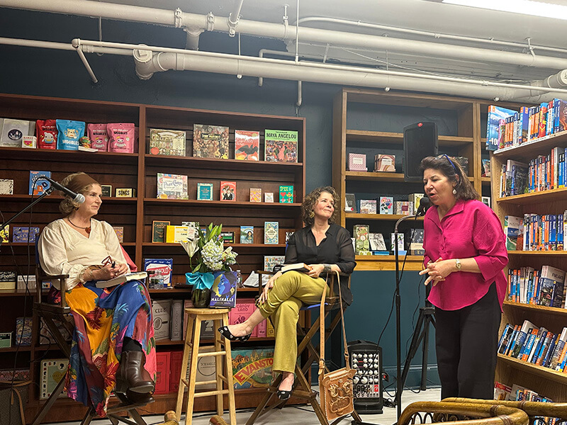 Bookends & Beginnings, Evanston, IL
With interviewer Michele Weldon and bookstore owner, Nina Barrett.